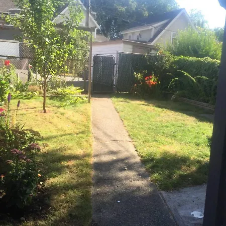 Quiet-Comfy 3 Bedroom Home On A Tree Lined Street In Kits Vancouver Extérieur photo