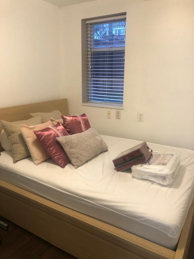 Hébergement de vacances Quiet-comfy 3 Bedroom On A Tree Lined Street In Kits Vancouver