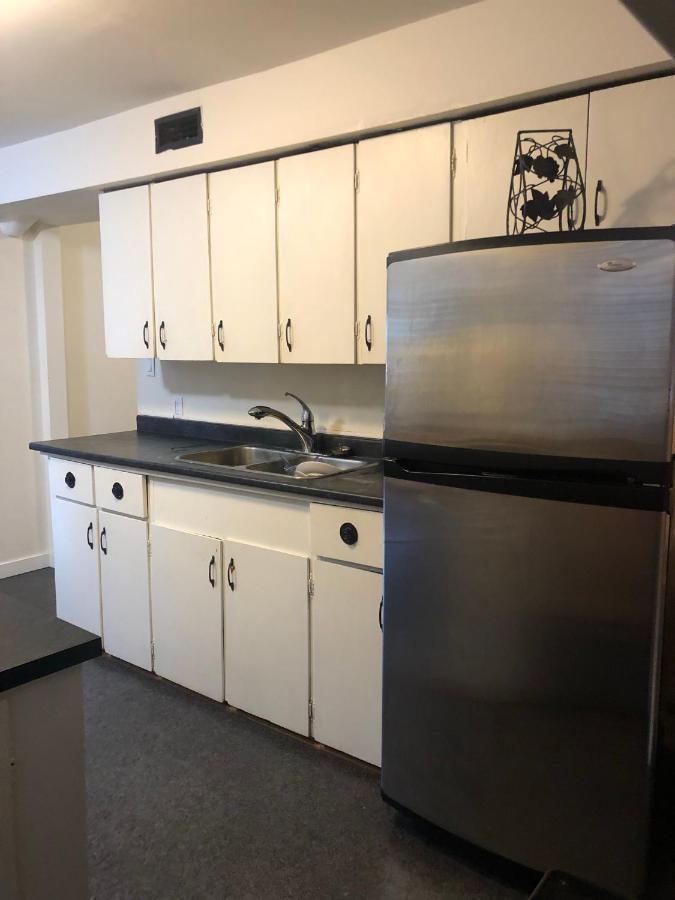 Hébergement de vacances Quiet-comfy 3 Bedroom On A Tree Lined Street In Kits Vancouver